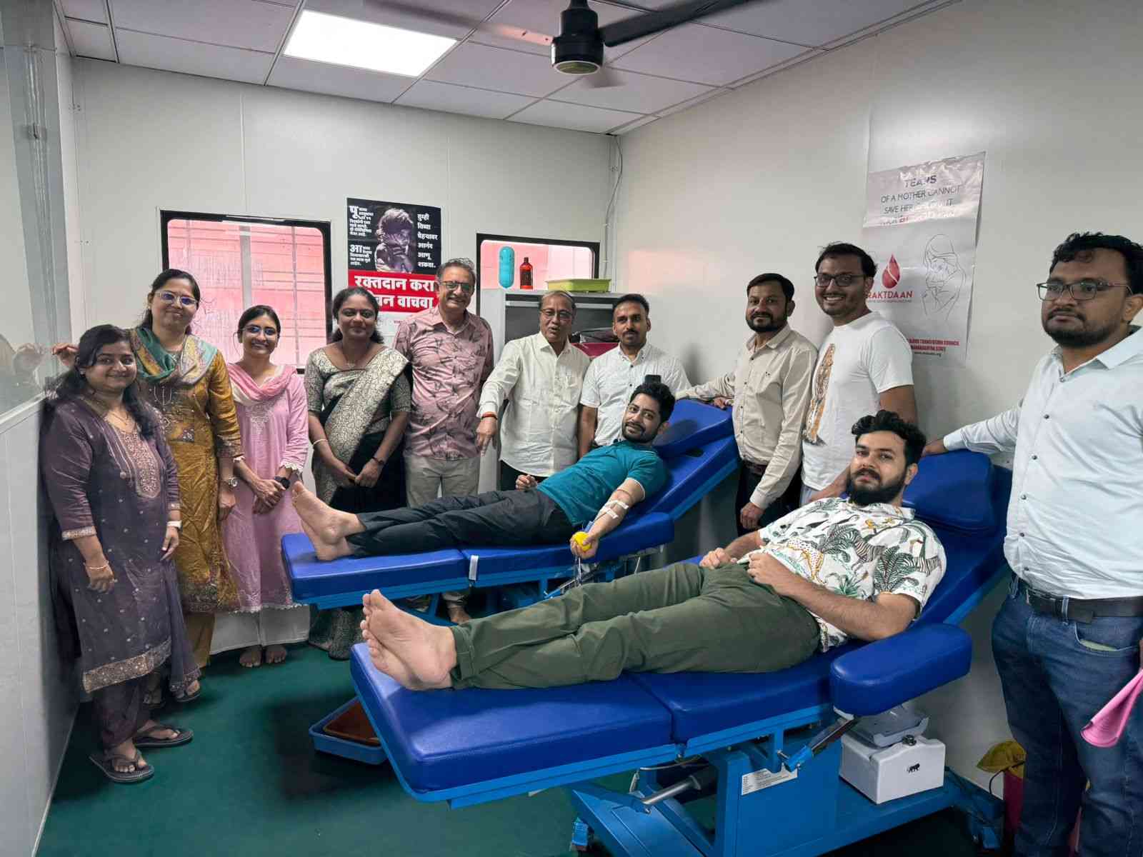 शासकीय  रक्त केंद्र वाशिम येथे  दिनांक ०१/०७/२०२५ रोजी डॉक्टर  दिनाचे निमित्ताने  रक्तदान शिबिर घेण्यात आले. 